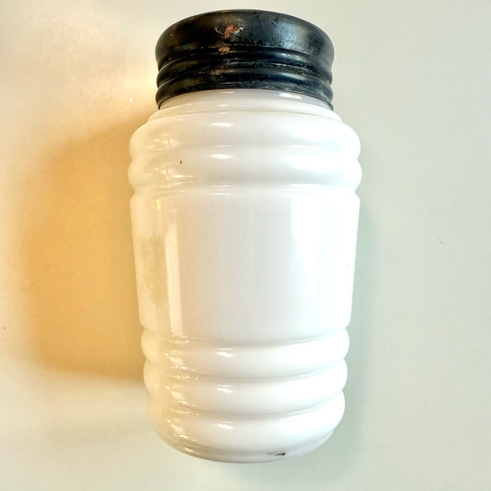 Vintage White Pepper Shaker - Picture 2 of 4